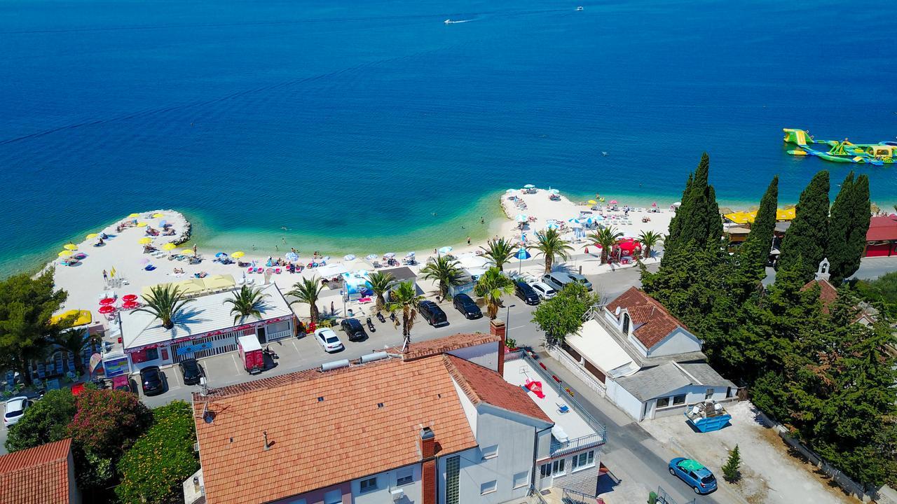 Villa Okruk-10 Meters Away From The Beach オクルグ・ゴルニ エクステリア 写真